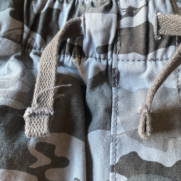 GAP Star Wars XL approximately 34 inches long. Nice condition. Has two pockets. - Picture 3 of 10